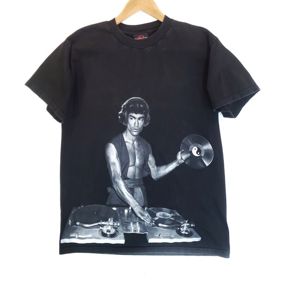 Men's Small Bruce Lee Spinning DJ Graphic Tee - Picture 1 of 6